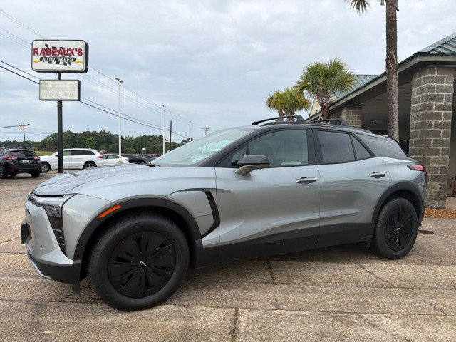 Used 2026 Chevrolet Blazer EV LT w/ Super Cruise Package FWD image 2