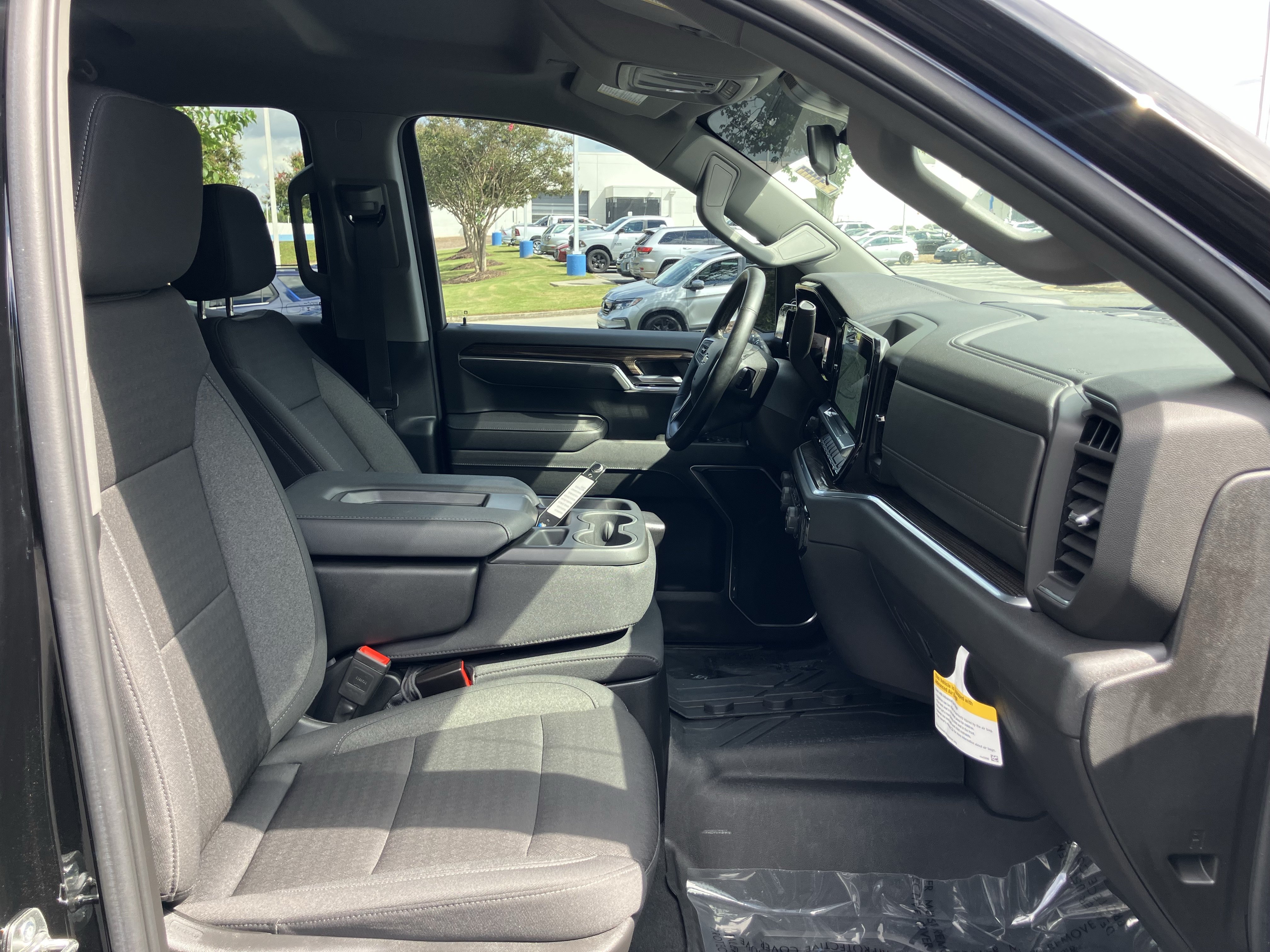 Used 2025 Chevrolet Silverado 1500 LT w/ Protection Package AWD/4WD image 35