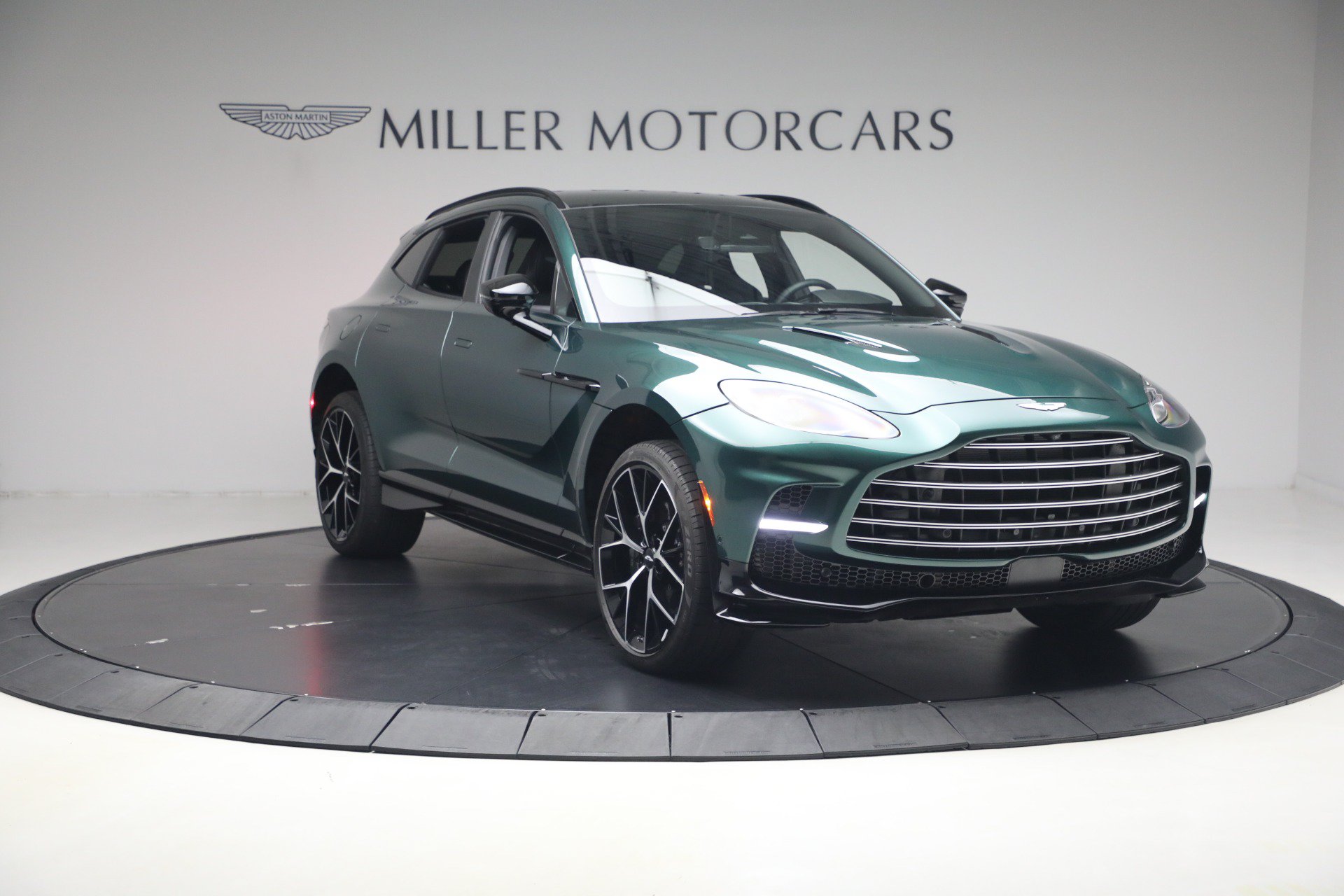 Used 2026 Aston Martin DBX 707 AWD/4WD image 11