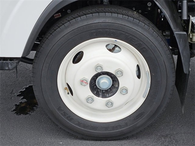 Used 2024 Chevrolet Low Cab Forward image 10