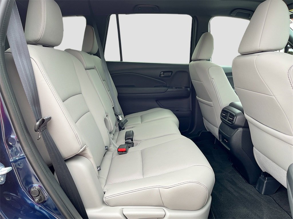 Used 2025 Honda Passport EX-L image 27