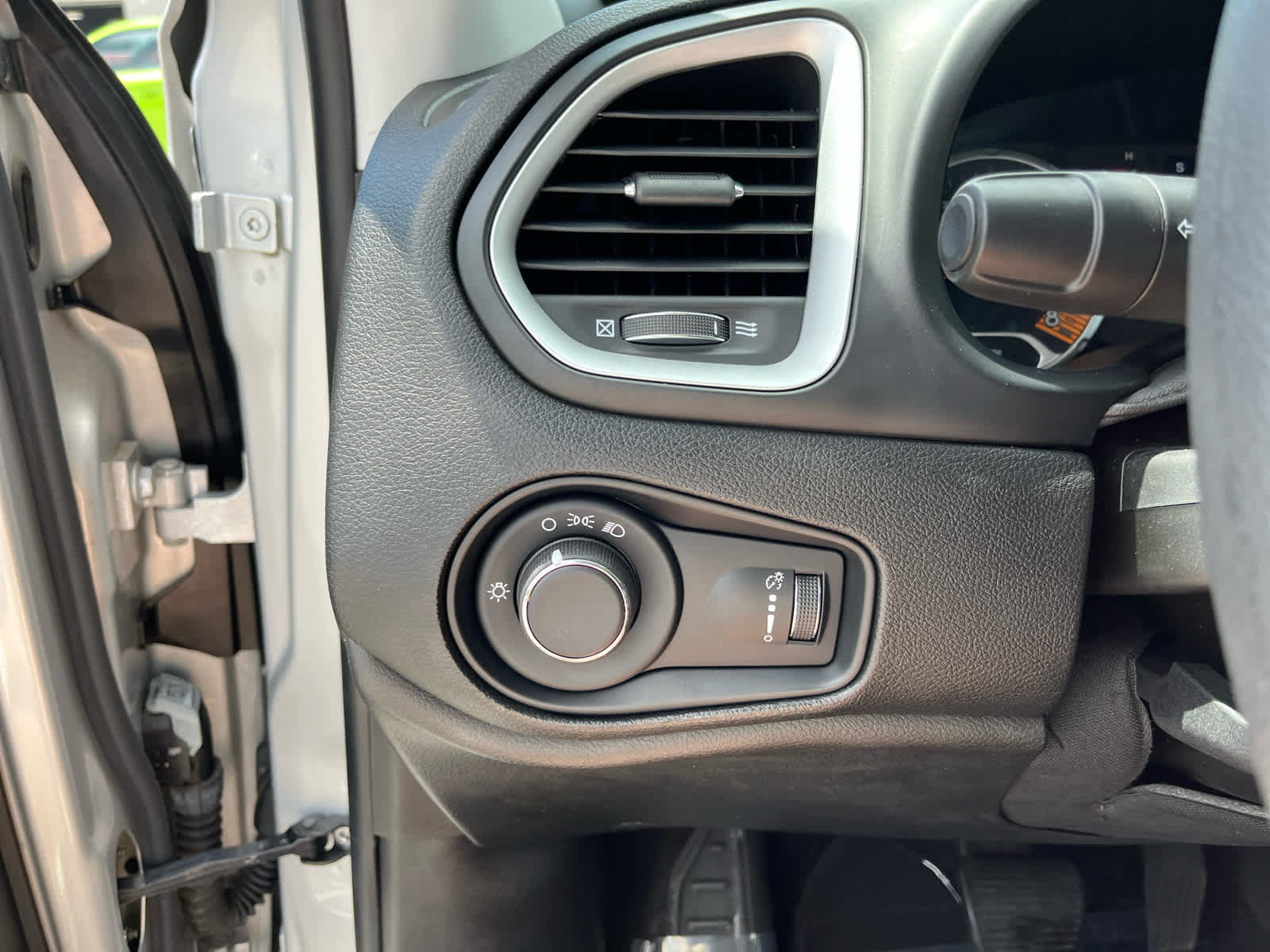 Used 2021 Jeep Renegade Sport AWD/4WD image 12