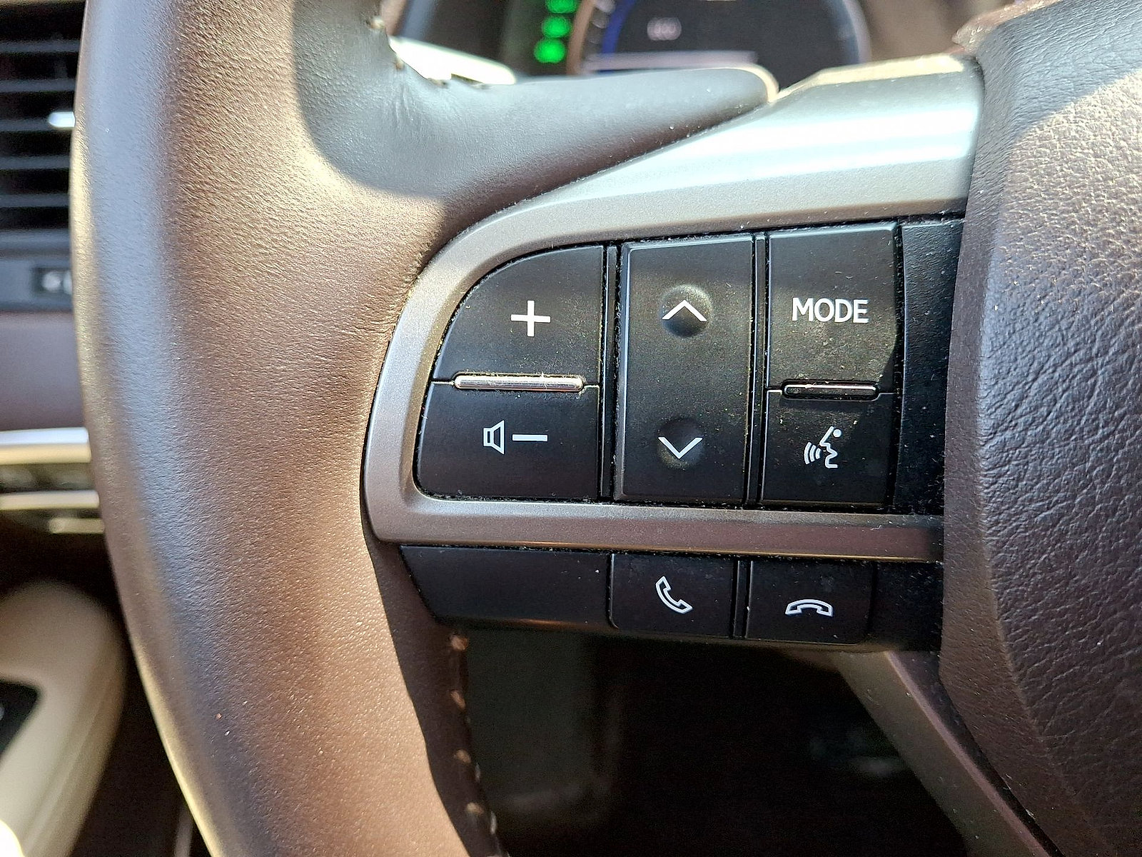 Used 2016 Lexus RX 450h AWD w/ Cold Weather Package image 17