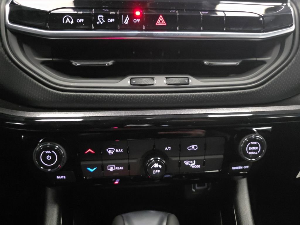 New 2026 Jeep Compass Latitude image 23