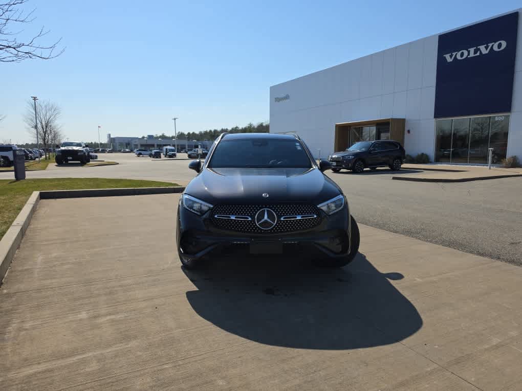 Used 2024 Mercedes-Benz GLC 300 4MATIC image 3