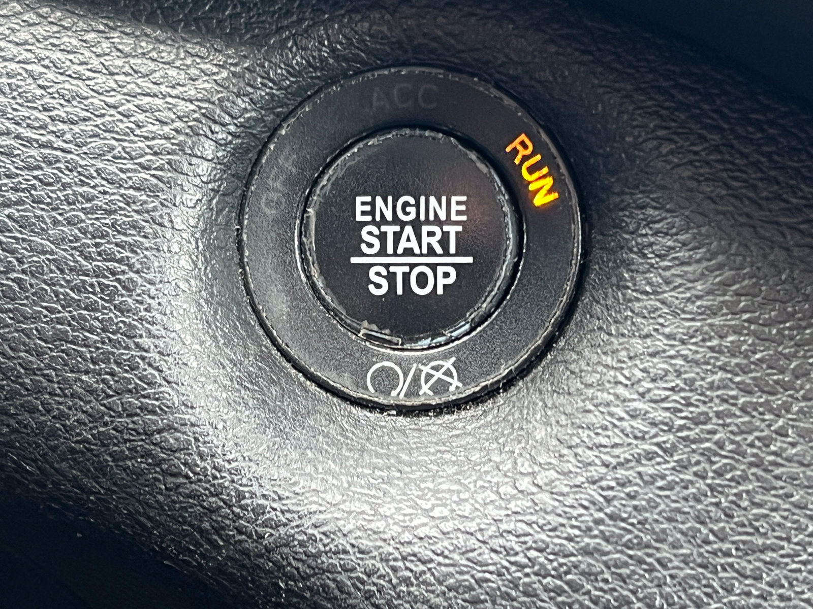 Used 2019 Jeep Cherokee Trailhawk AWD/4WD image 11