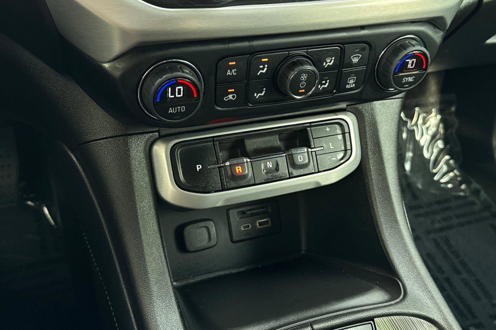 Used 2023 GMC Acadia SLT image 23