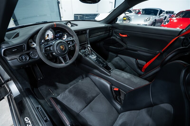 Used 2016 Porsche 911 GT3 RS RWD image 18