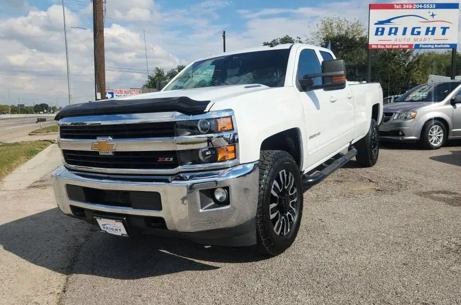 Used 2016 Chevrolet Silverado 2500 LT w/ LT Fleet Convenience Package AWD/4WD image 2