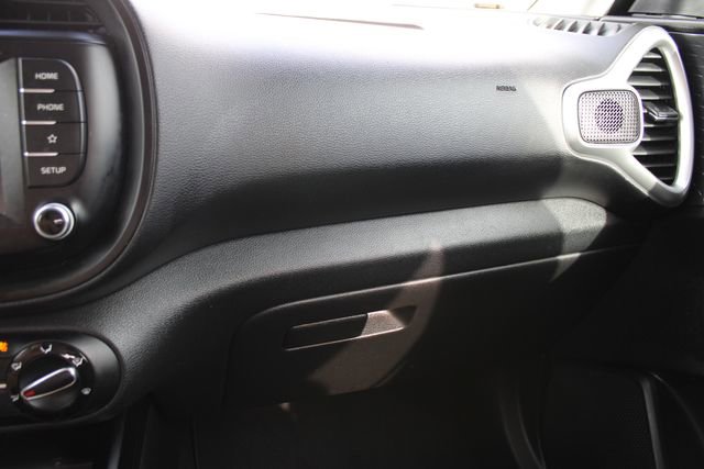 Used 2021 Kia Soul S image 19