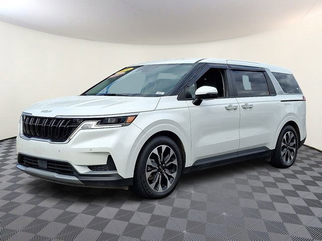 Certified 2024 Kia Carnival EX image 3