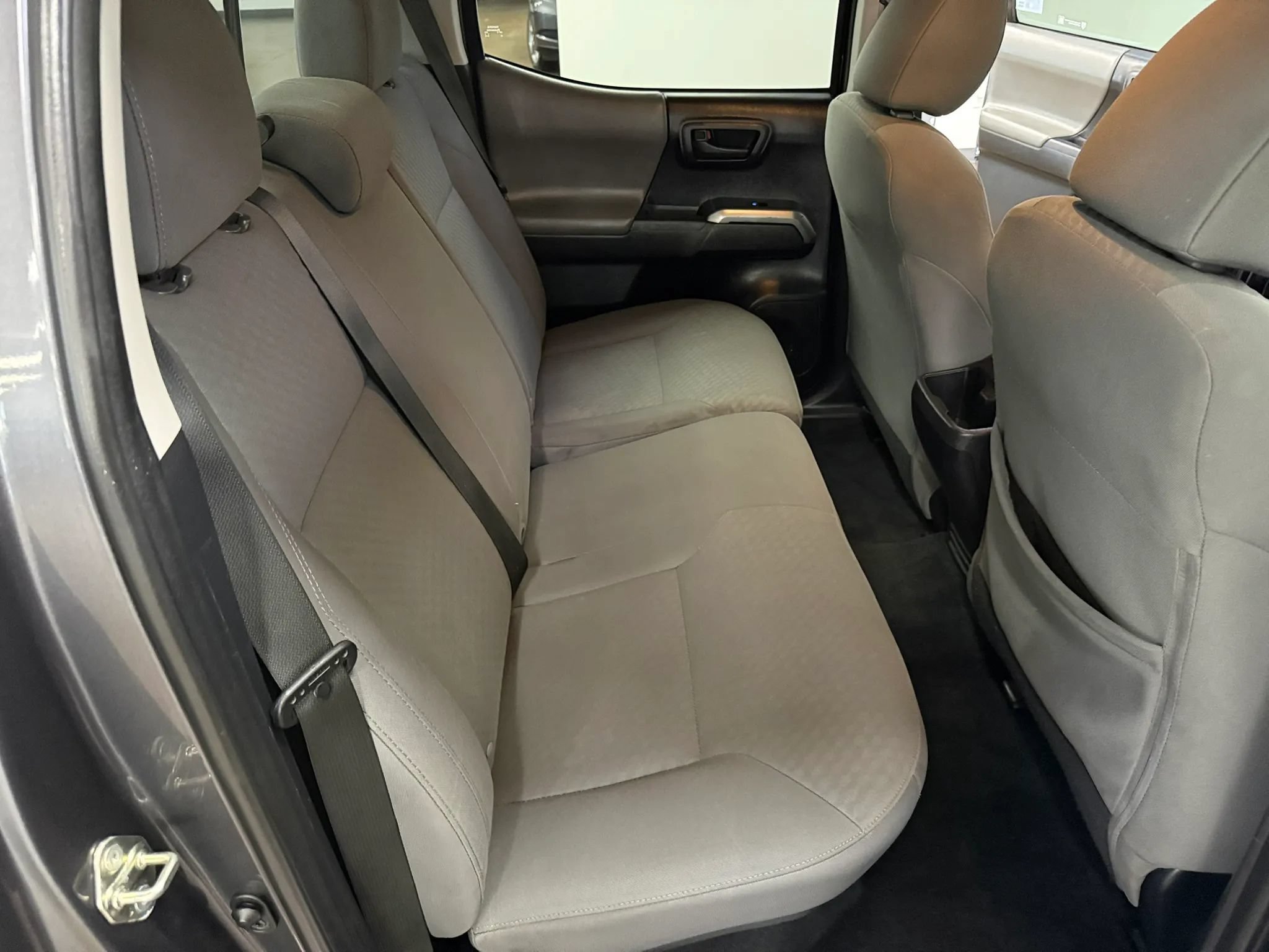 Used 2020 Toyota Tacoma SR5 RWD image 14