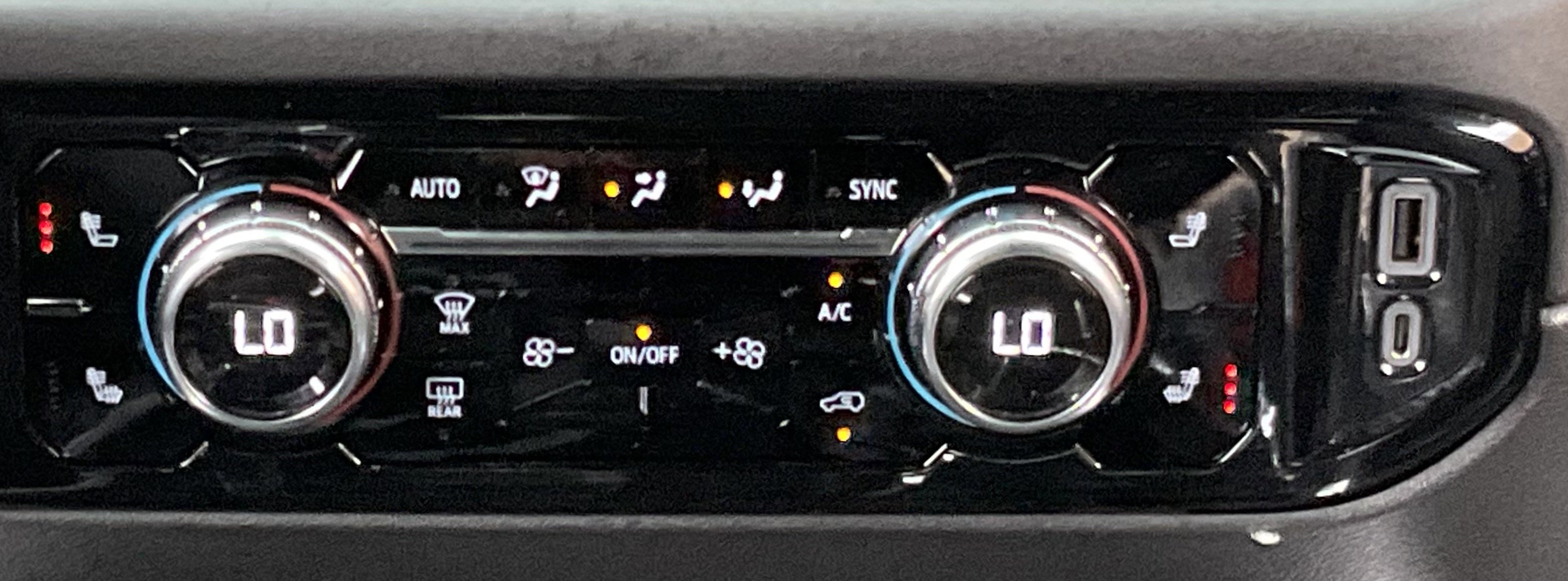 Used 2022 GMC Sierra 1500 Elevation w/ Elevation Premium Package AWD/4WD image 18