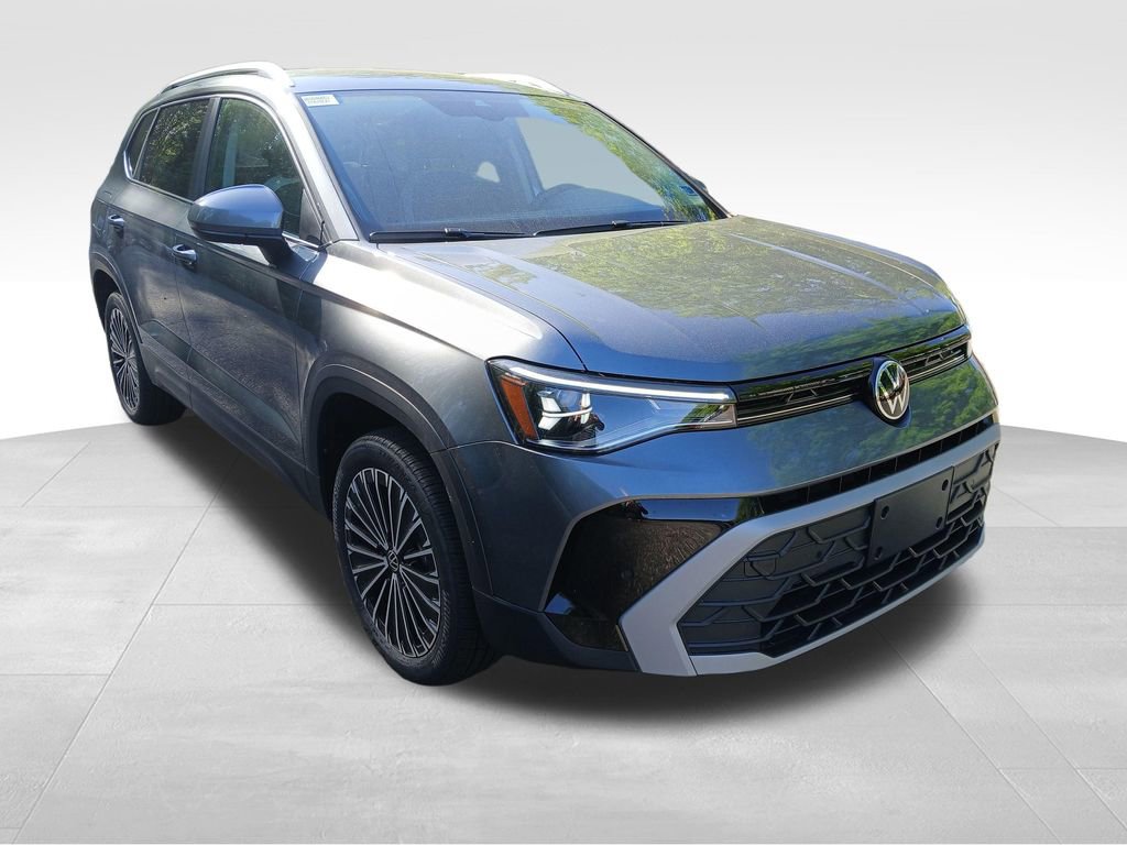 New 2026 Volkswagen Taos SE image 7