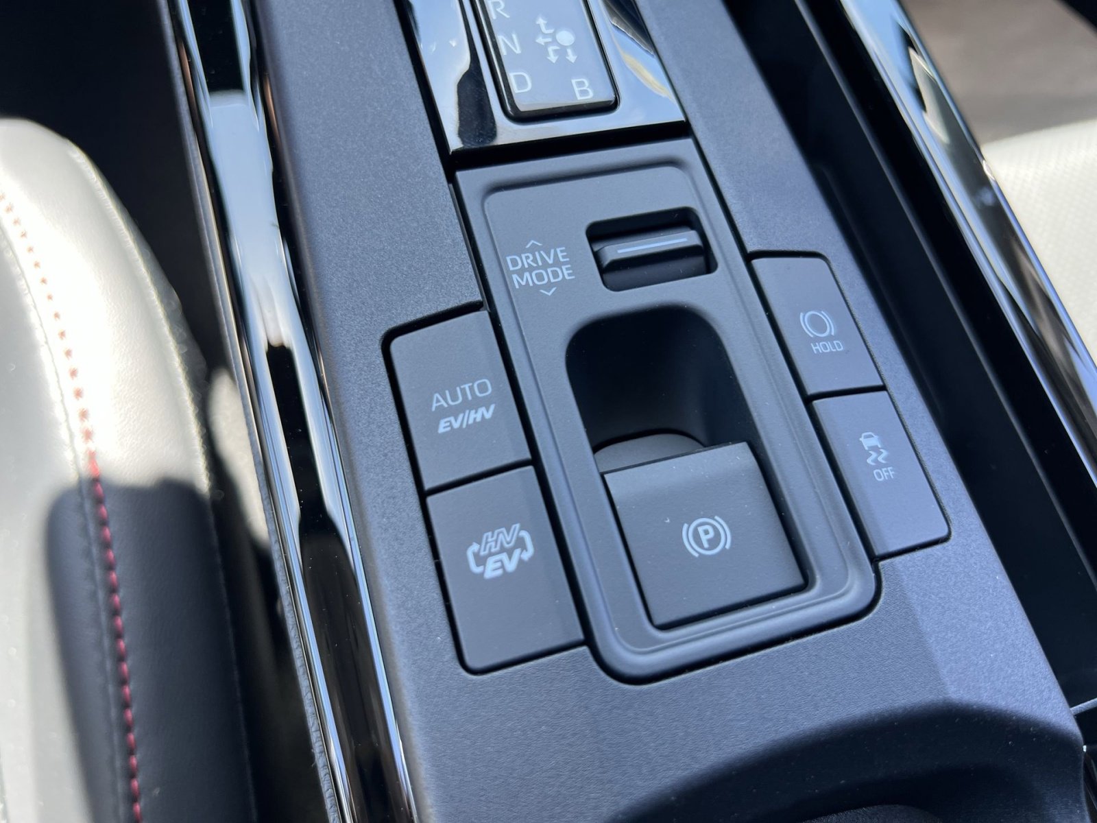 New 2026 Toyota Prius Plug-In Hybrid FWD image 24