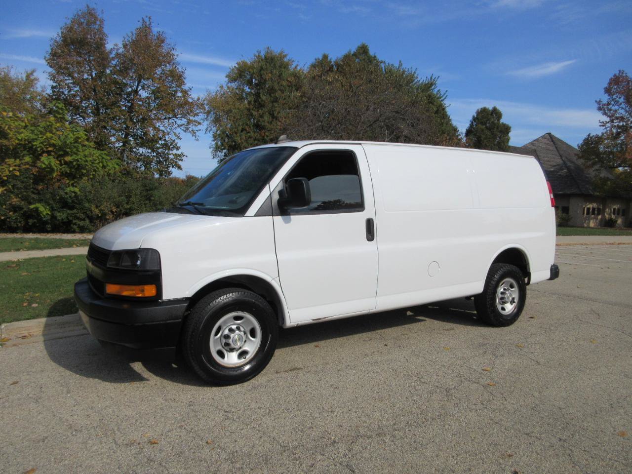 Used 2020 Chevrolet Express 2500 w/ Communications Package RWD image 2