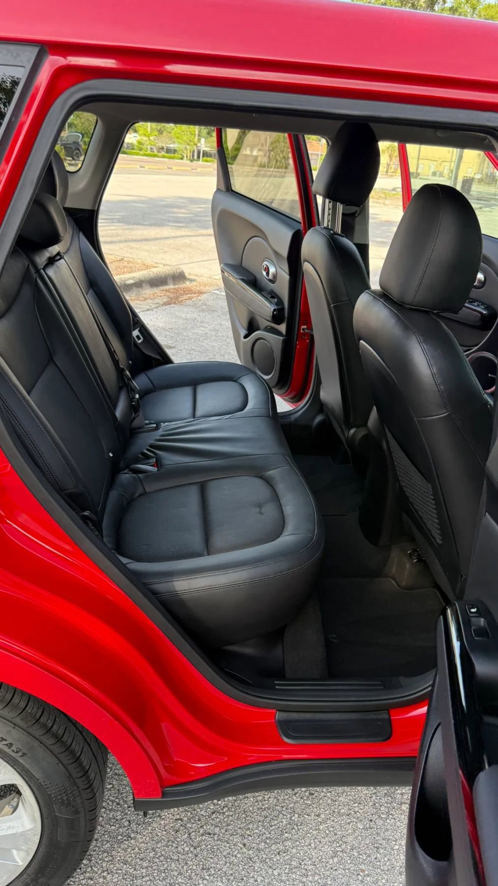 Used 2016 Kia Soul ! w/ Premium Package FWD image 12