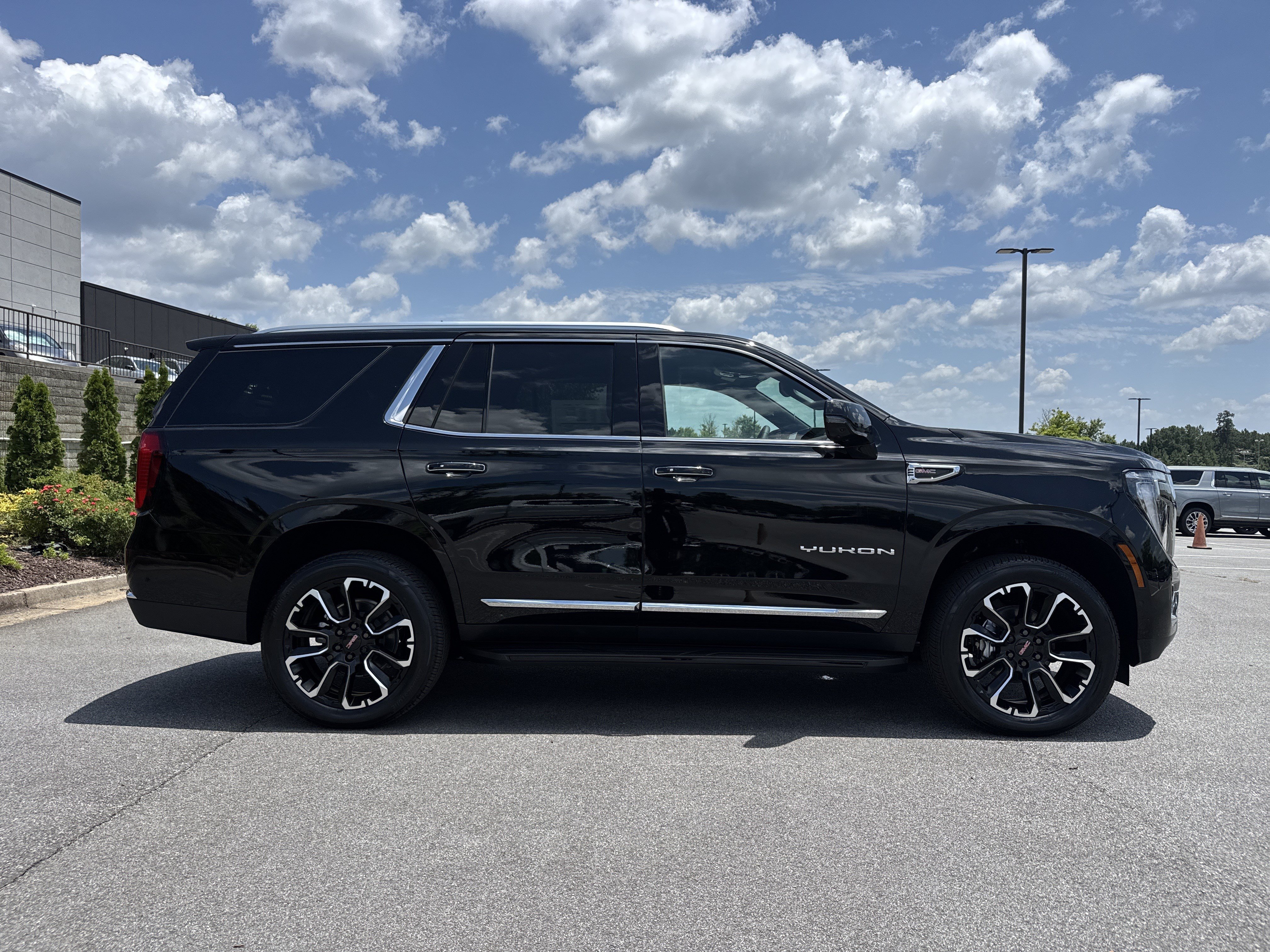 New 2026 GMC Yukon Elevation AWD/4WD image 11