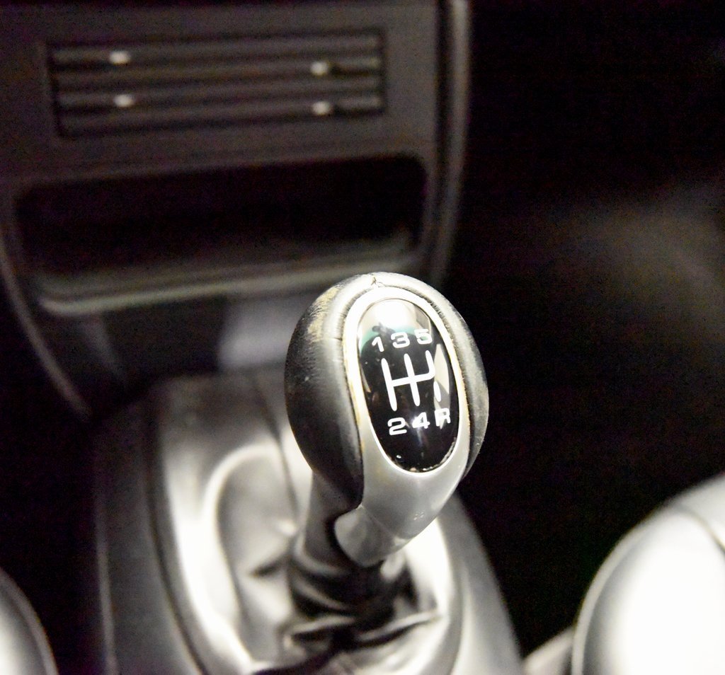 Used 2000 Porsche Boxster image 16