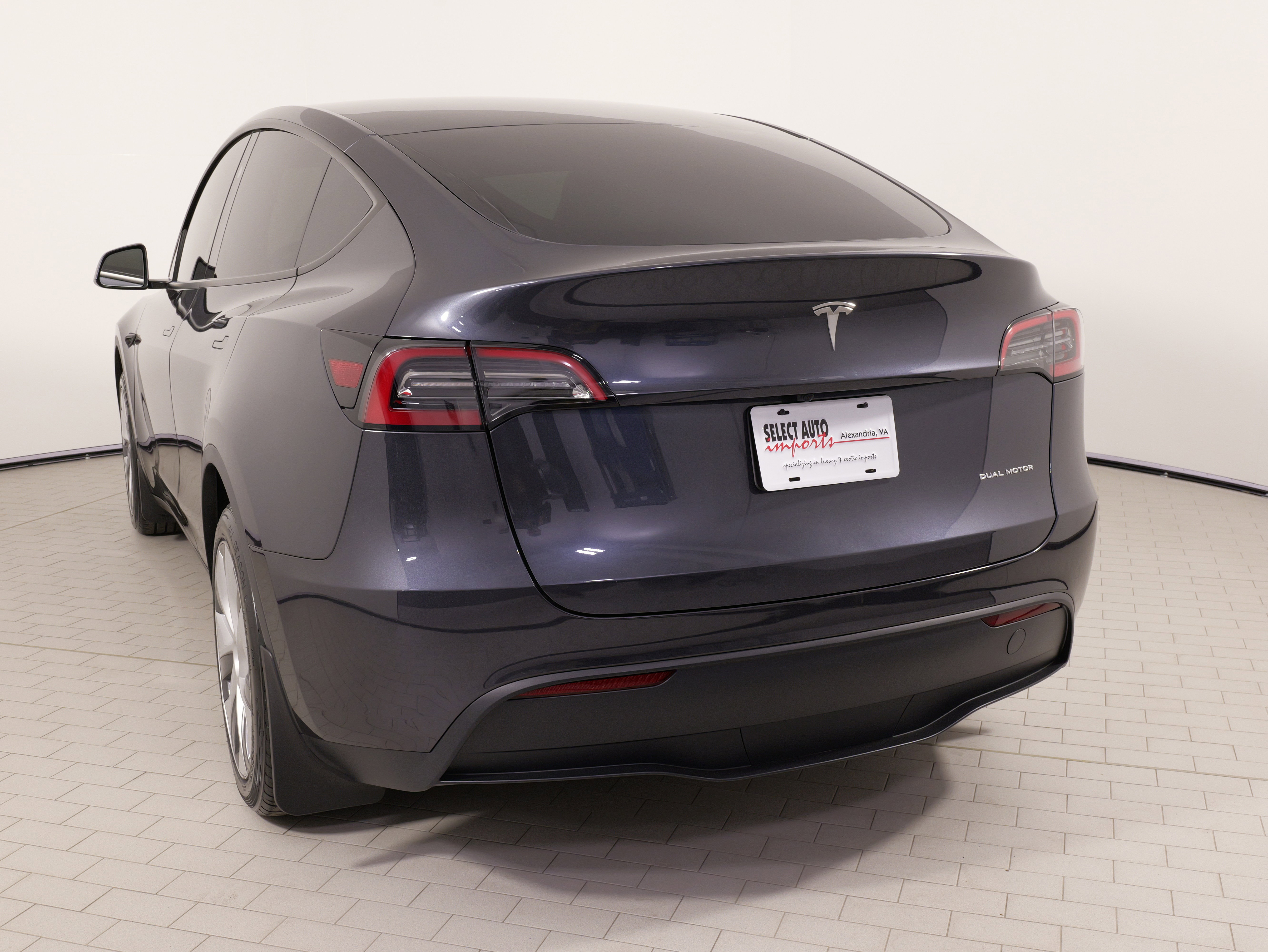 Used 2024 Tesla Model Y Long Range AWD/4WD image 15