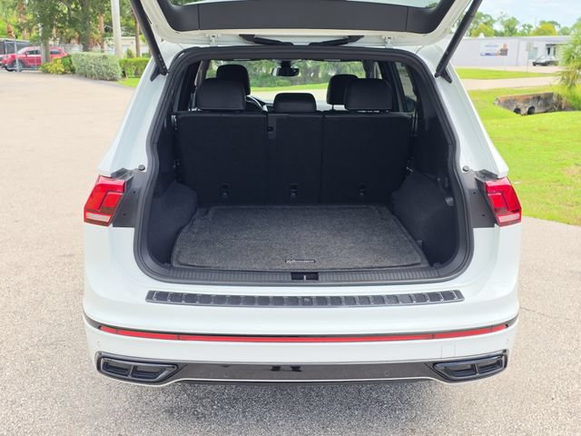 Used 2022 Volkswagen Tiguan SE R-Line AWD/4WD image 5