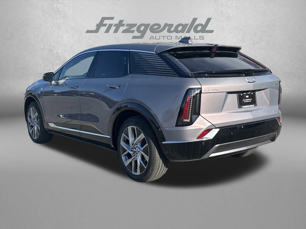 New 2026 Cadillac Optiq Luxury 2 image 7