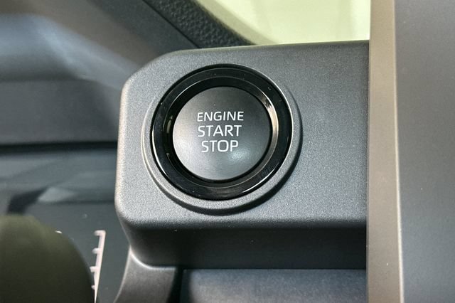 Used 2025 Toyota Tacoma SR5 AWD/4WD image 24