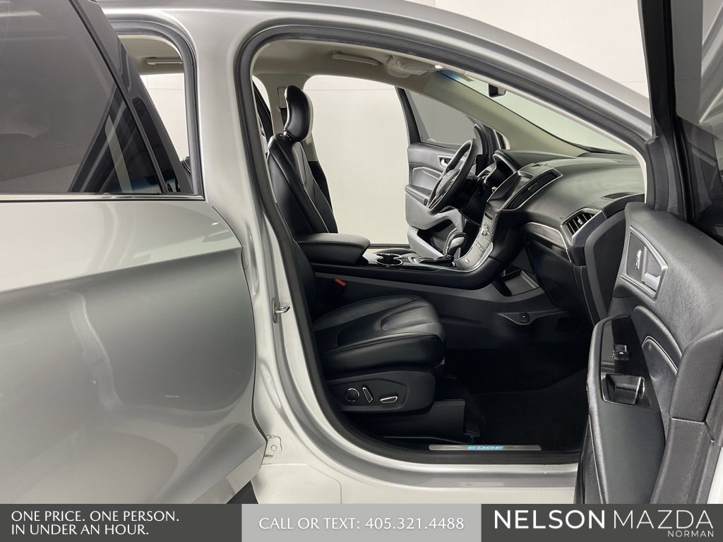 Used 2018 Ford Edge Titanium image 14