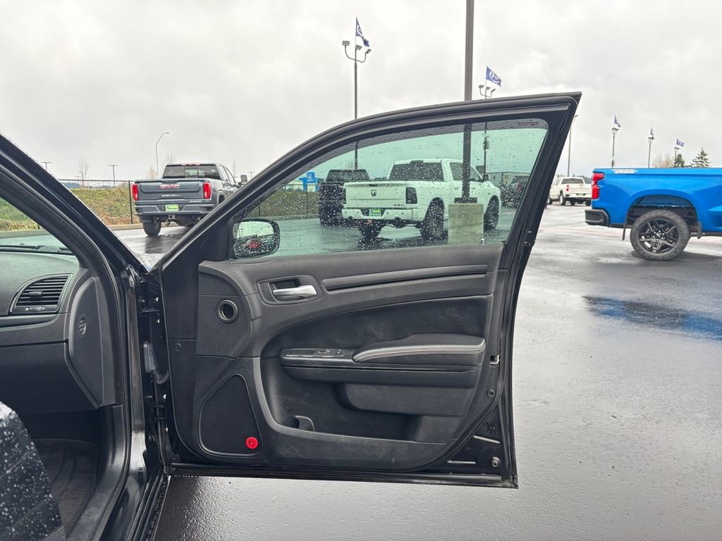 Used 2013 Chrysler 300 S image 26