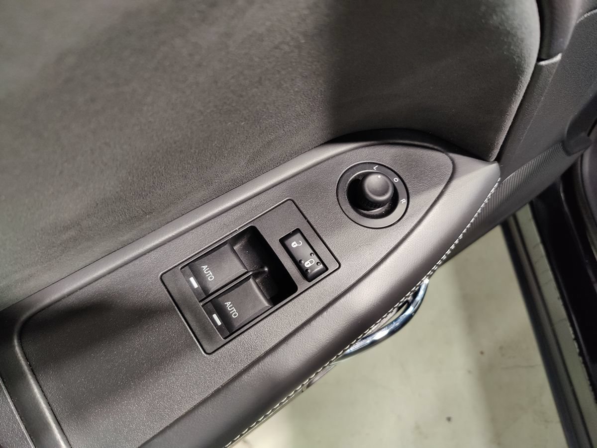 Used 2009 Dodge Challenger SRT8 w/ SRT Option Group II RWD image 24