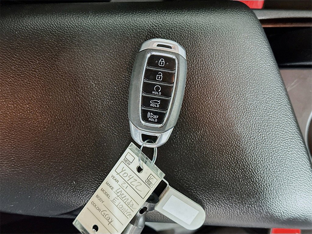 Used 2021 Hyundai Elantra SEL image 33