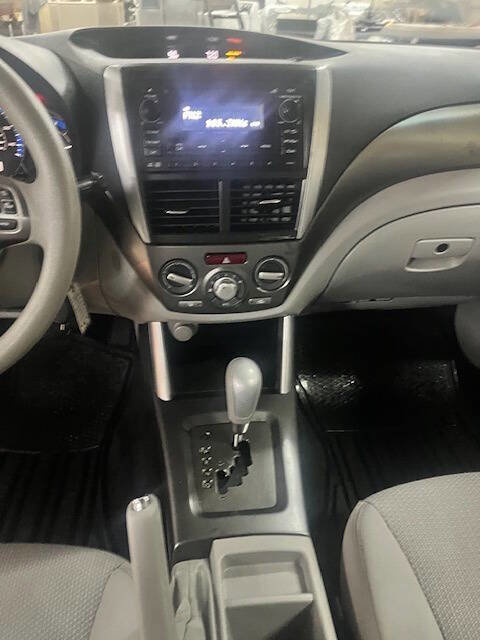 Used 2012 Subaru Forester 2.5X Premium w/ All-Weather Pkg image 8