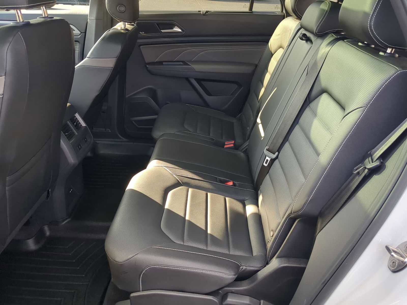 Used 2023 Volkswagen Atlas Cross Sport SEL Premium R-Line image 24