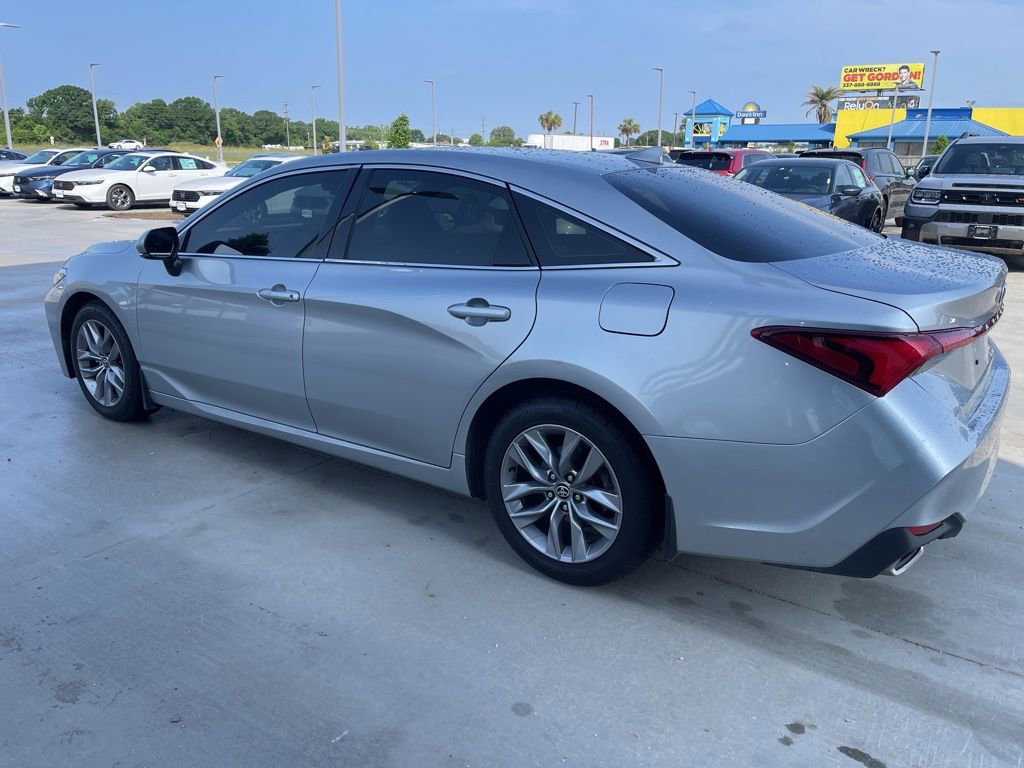 Used 2022 Toyota Avalon XLE FWD image 7