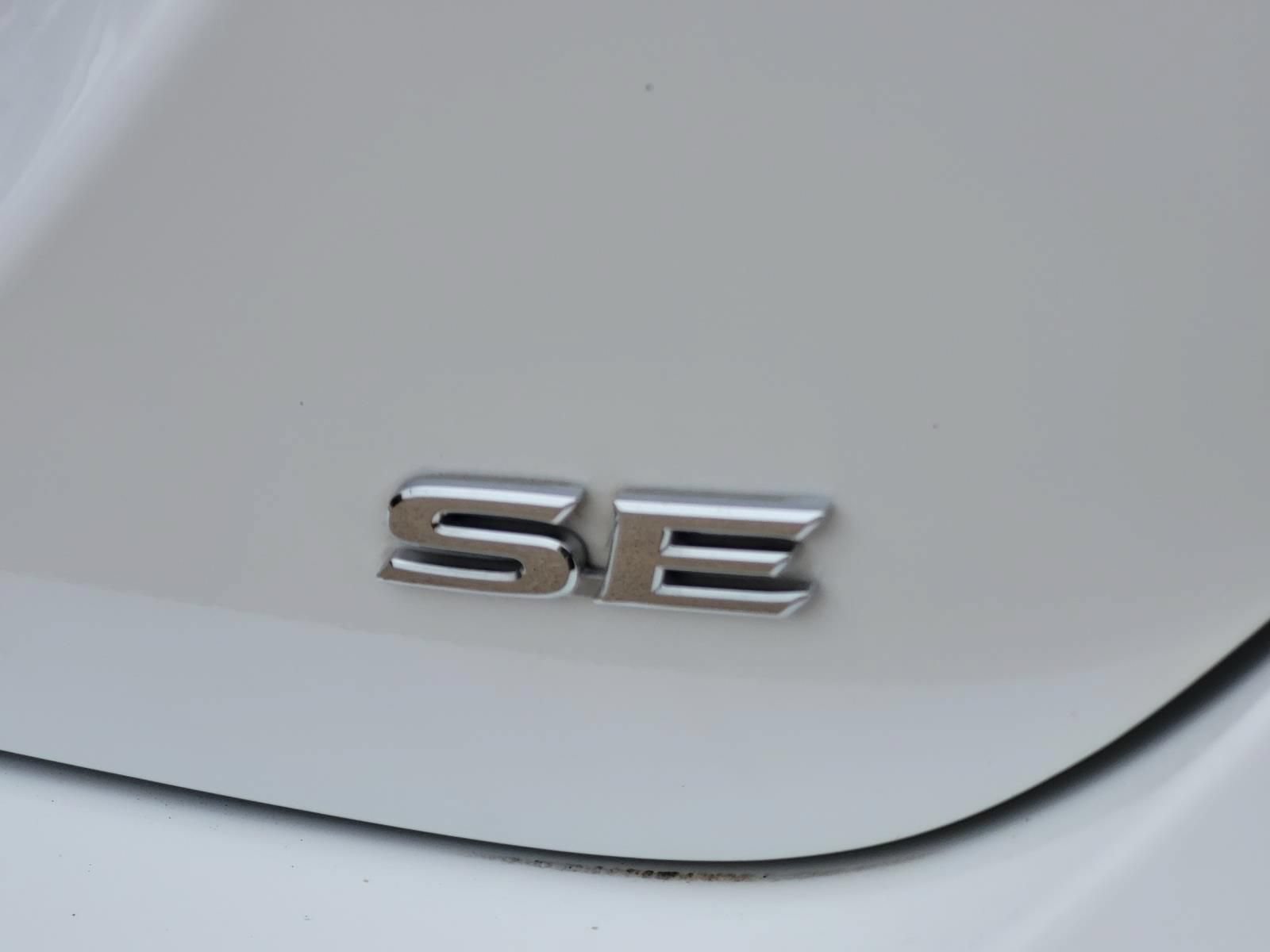 Used 2024 Toyota Camry SE FWD image 5