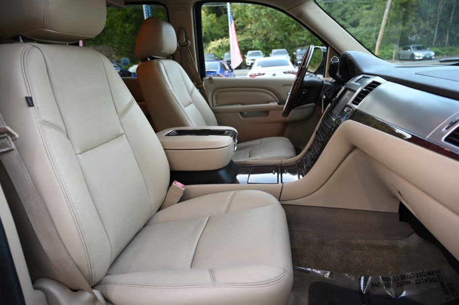 Used 2014 Cadillac Escalade Premium AWD/4WD image 22