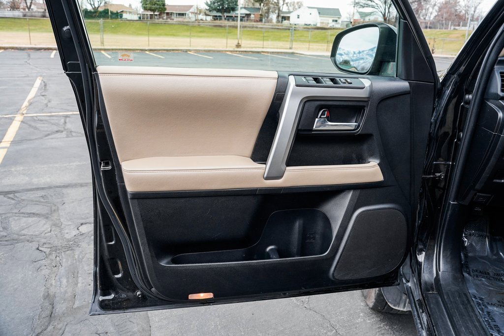 Used 2014 Toyota 4Runner SR5 image 8