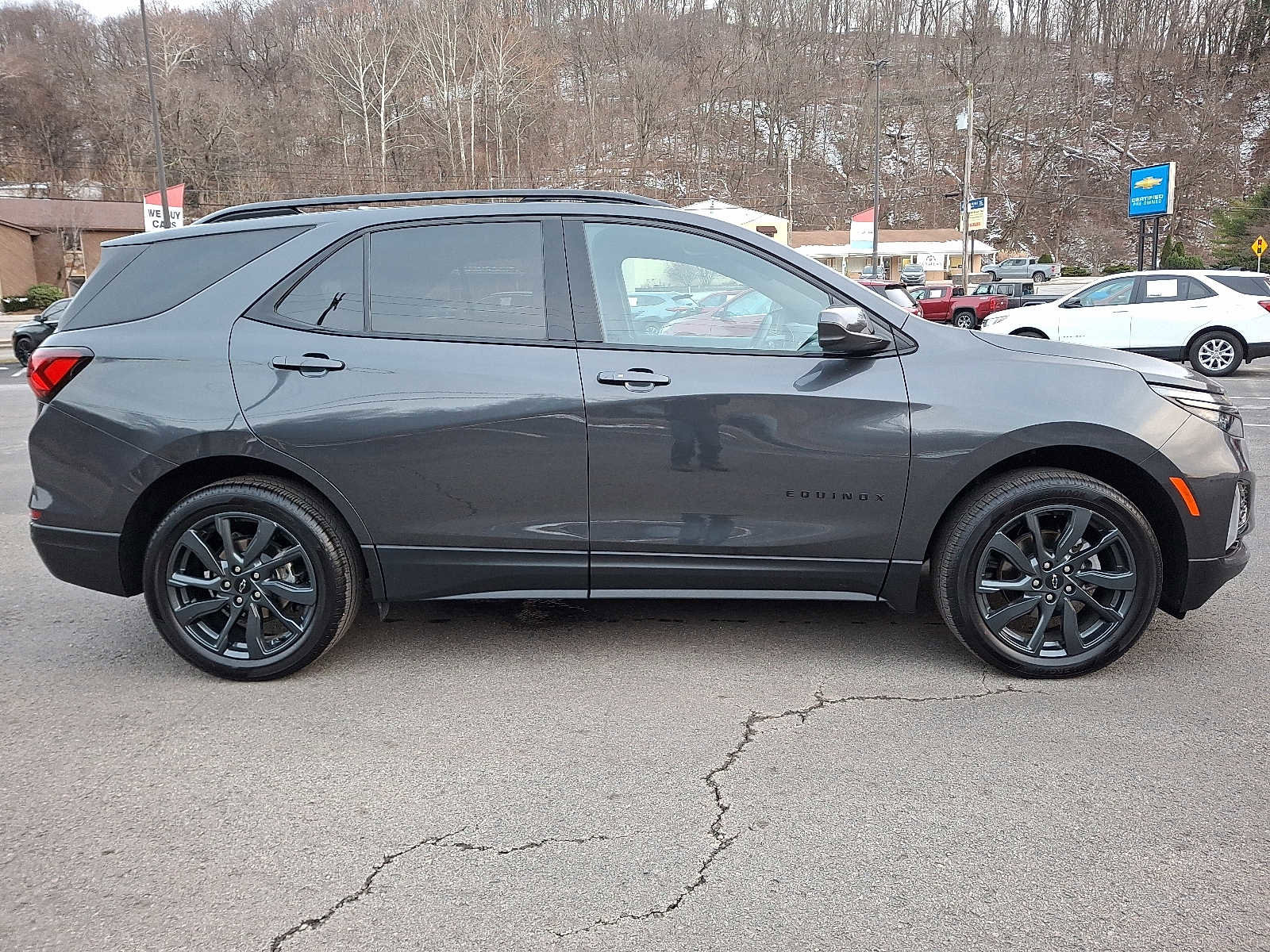 Used 2023 Chevrolet Equinox RS w/ LPO, Floor Liner Package image 7