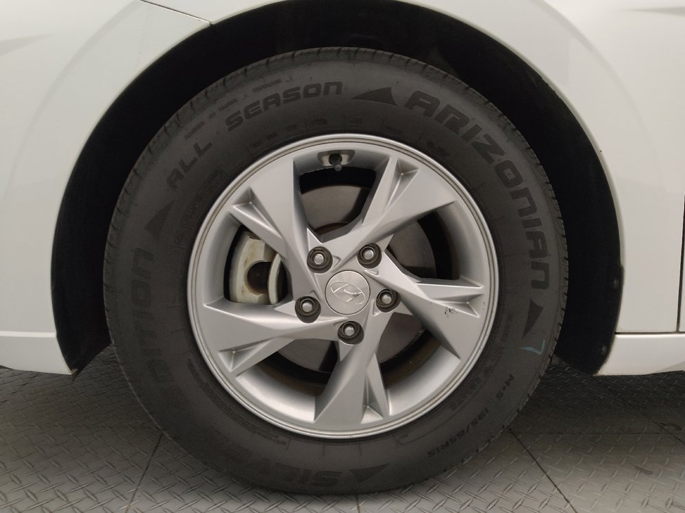 Used 2021 Hyundai Elantra SE FWD image 31