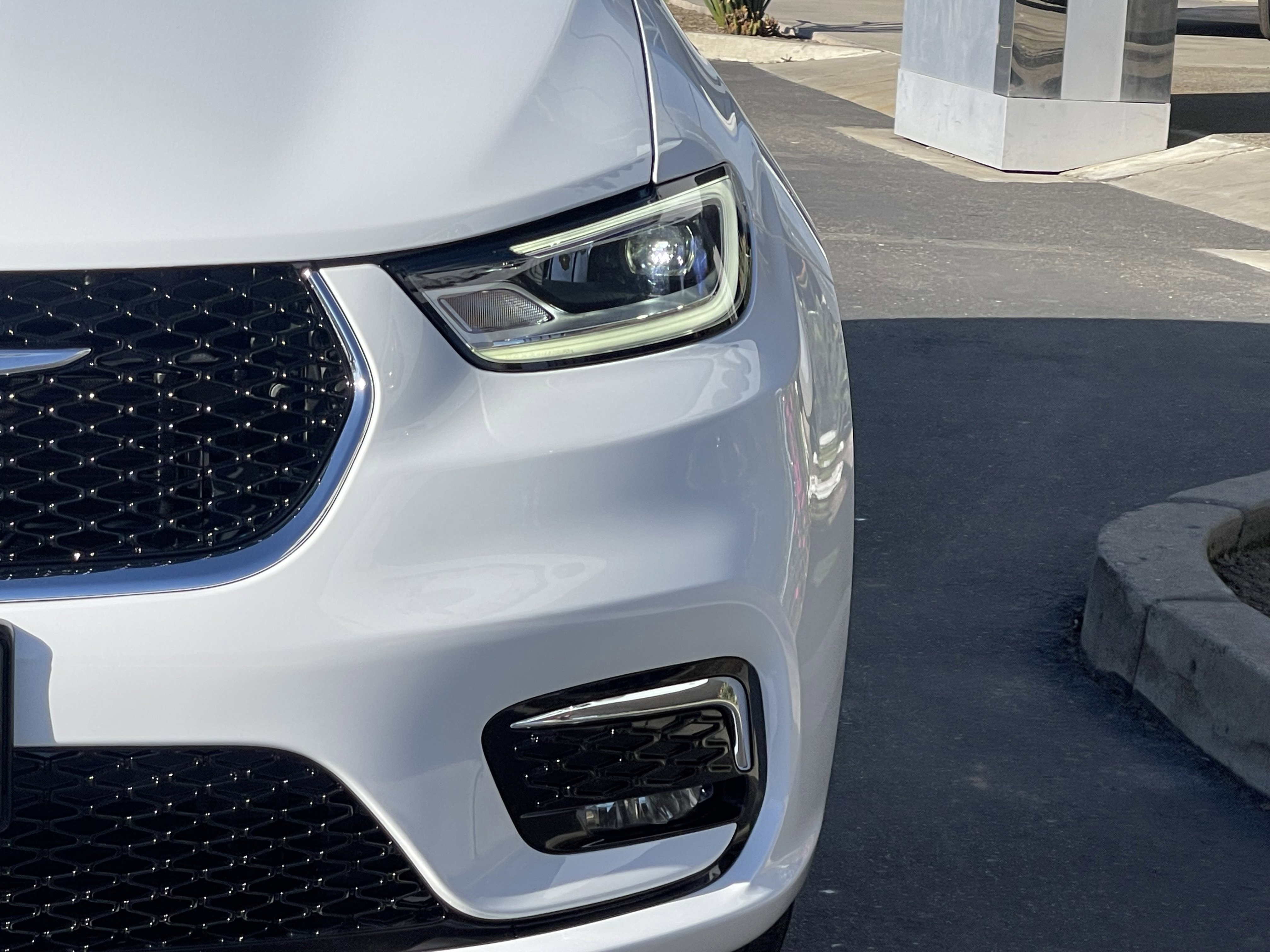 New 2026 Chrysler Pacifica Select FWD image 6