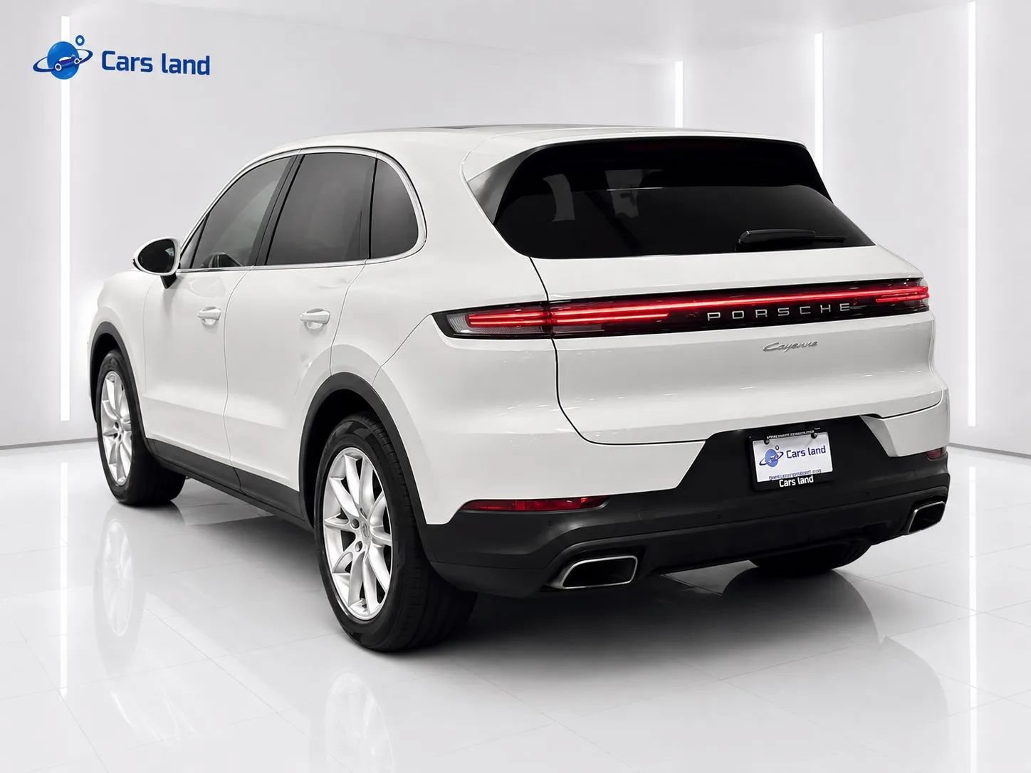Used 2024 Porsche Cayenne S AWD/4WD image 5