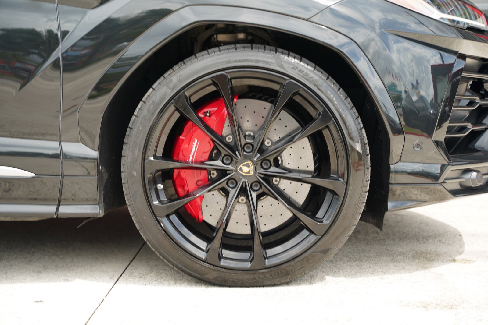 Used 2019 Lamborghini Urus AWD/4WD image 9