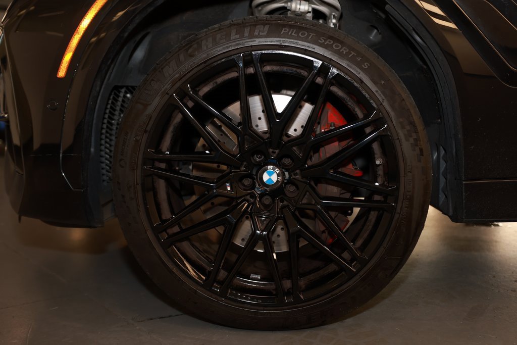 Used 2025 BMW X6 M Competition w/ Executive Package image 23