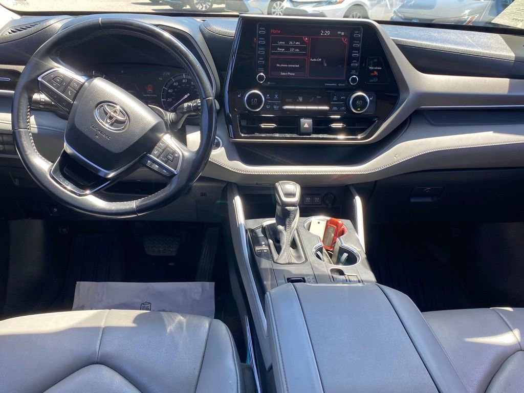 Used 2021 Toyota Highlander XLE FWD image 10
