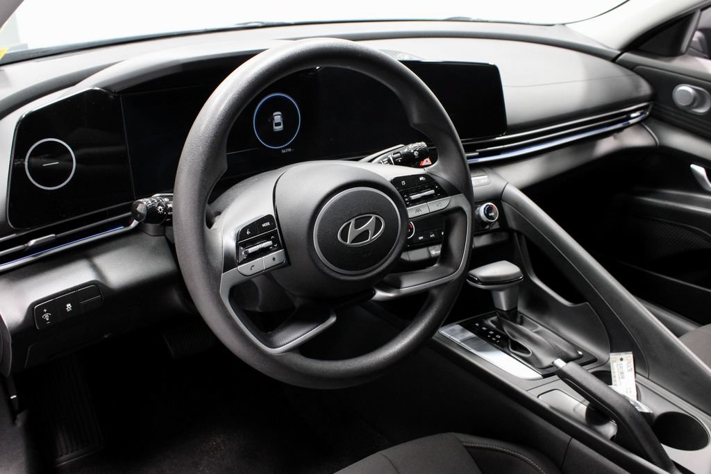 Used 2024 Hyundai Elantra SEL FWD image 26
