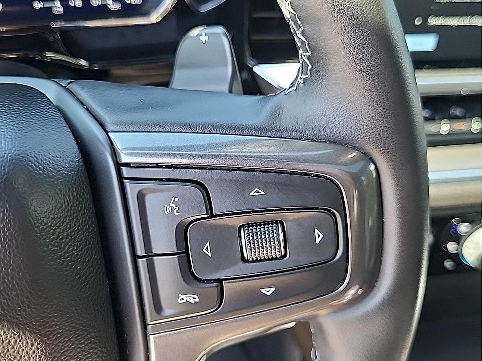 Used 2024 Chevrolet Silverado 1500 High Country w/ Technology Package AWD/4WD image 19