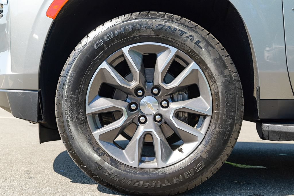 Used 2023 Chevrolet Tahoe LT w/ Luxury Package AWD/4WD image 15
