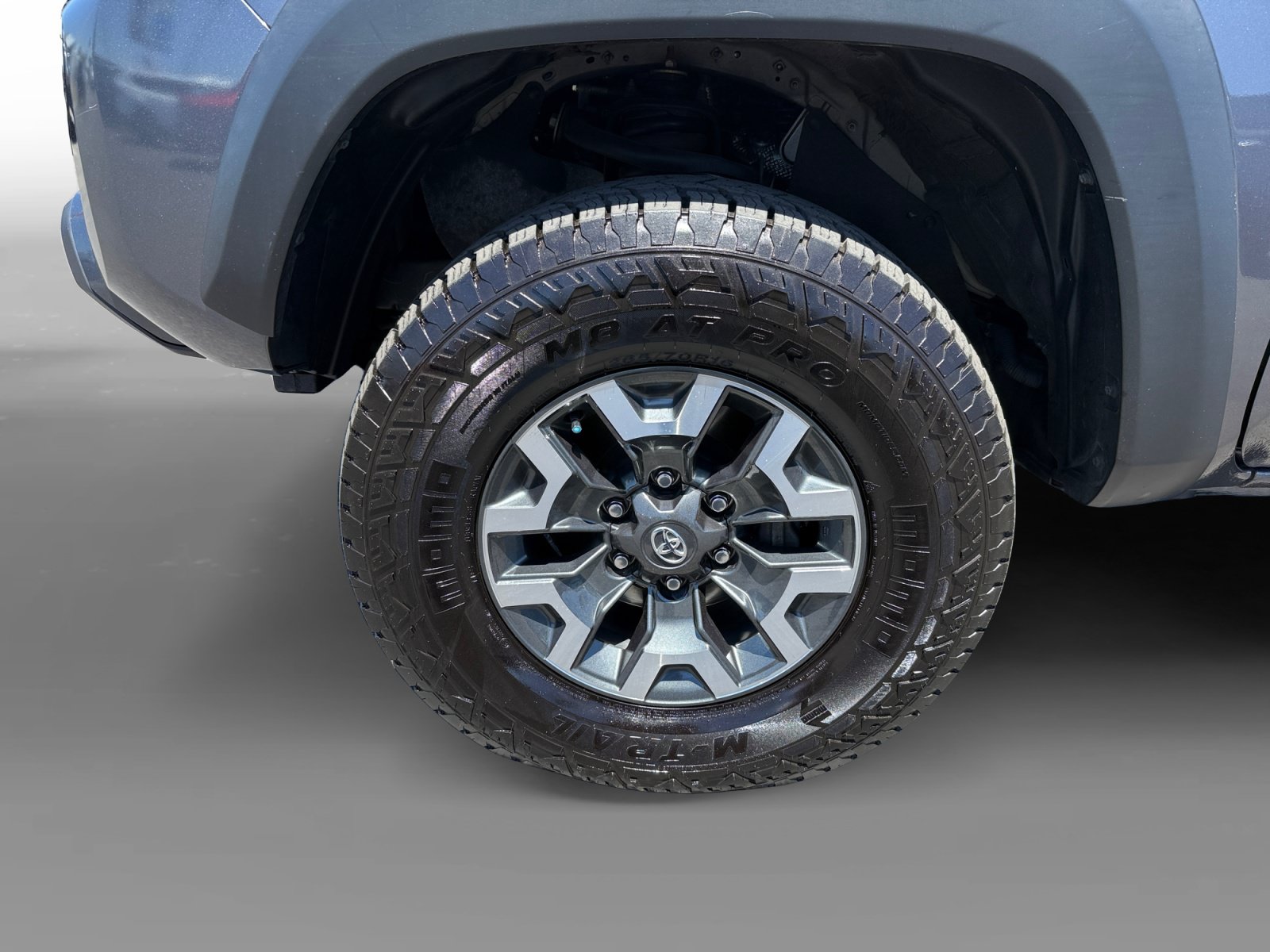 Used 2023 Toyota Tacoma TRD Off-Road w/ Technology Package AWD/4WD image 9