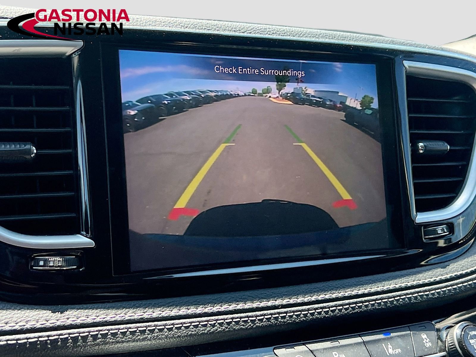Used 2023 Chrysler Pacifica Limited FWD image 18