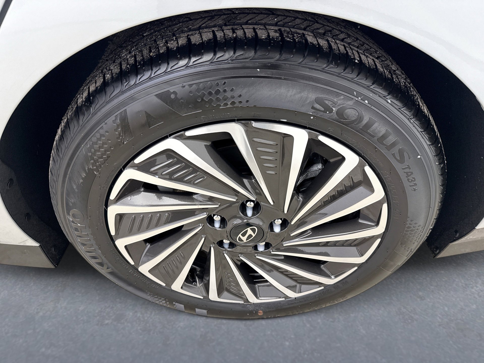 Used 2025 Hyundai Sonata Limited image 21